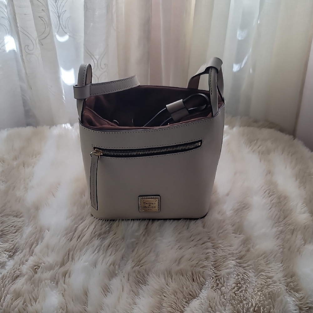 Elegant Cream Shoulder Bag By Dooney & Bourke